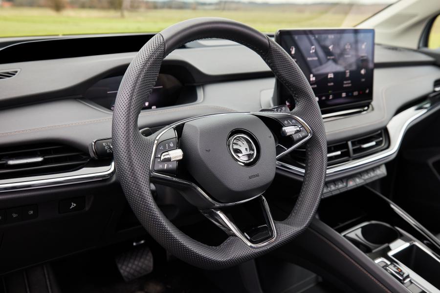 Панель приборов Skoda Enyaq iV 80 2020 года  (WW) (фото 21 из 34)